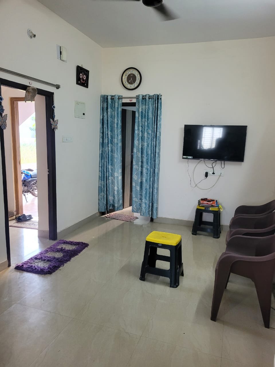 JB Valley Triplex – 76 | Ground Floor 2 BHK | Semi-Furnished